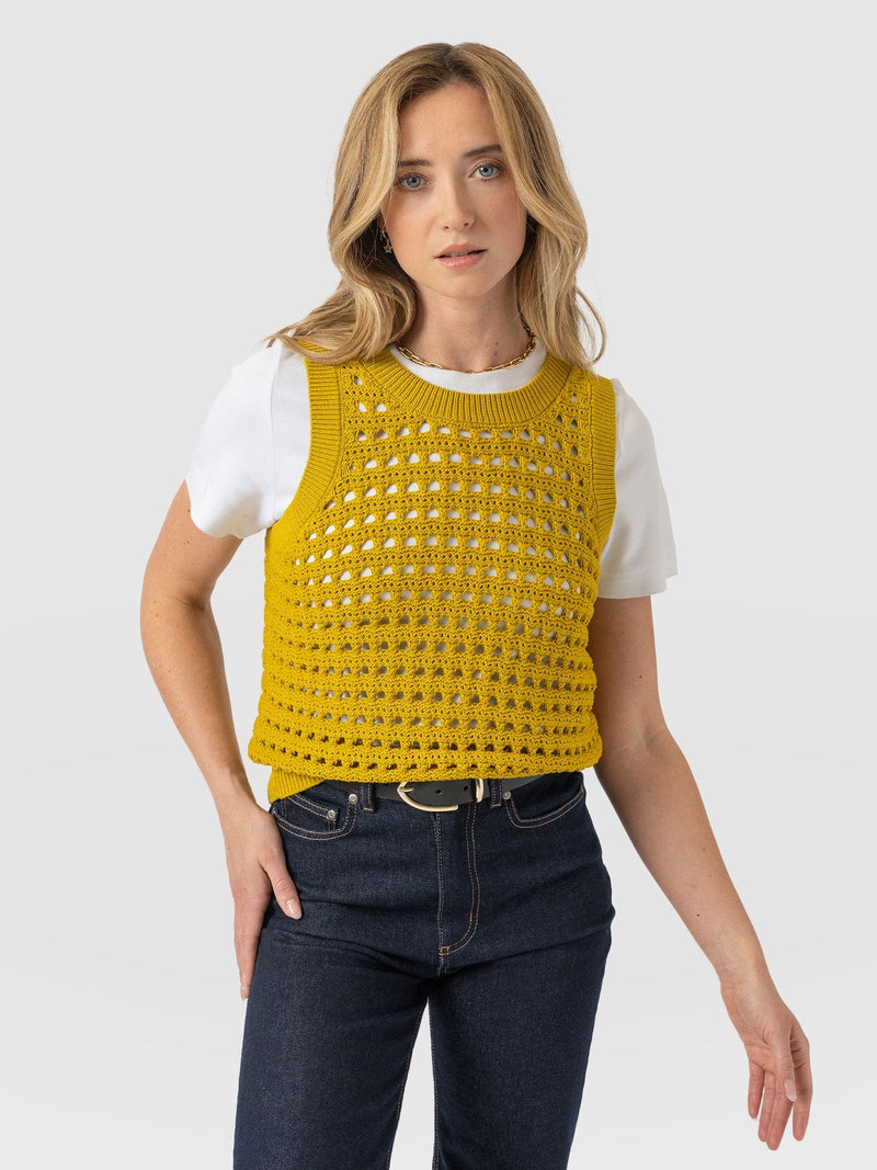 Adler Sleeveless Knit Mustard - Women's Vests | Saint + Sofia® EU