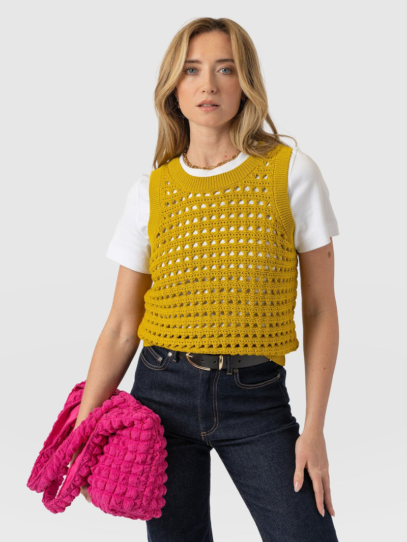 Adler Sleeveless Knit Mustard - Women's Vests | Saint + Sofia® EU