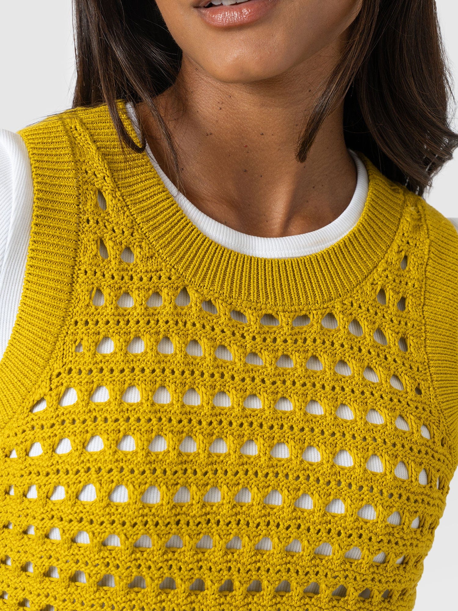 Adler Sleeveless Knit Mustard - Women's Vests | Saint + Sofia® EU
