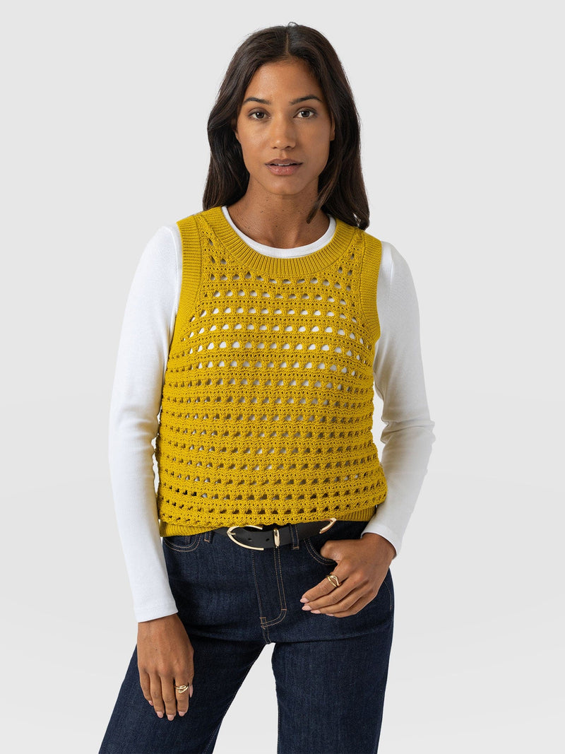 Adler Sleeveless Knit Mustard - Women's Vests | Saint + Sofia® EU