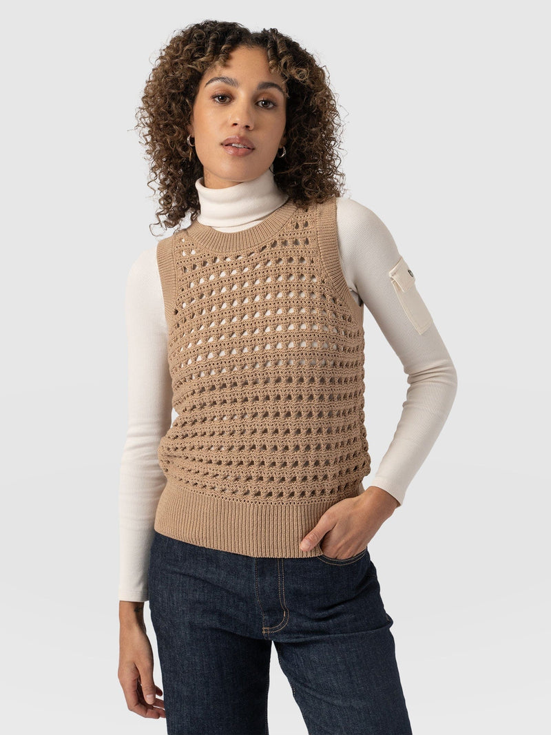 Adler Sleeveless Knit Tan - Women's Vests | Saint + Sofia® EU