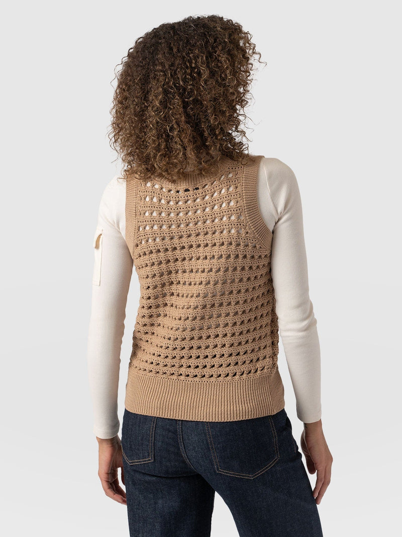 Adler Sleeveless Knit Tan - Women's Vests | Saint + Sofia® EU