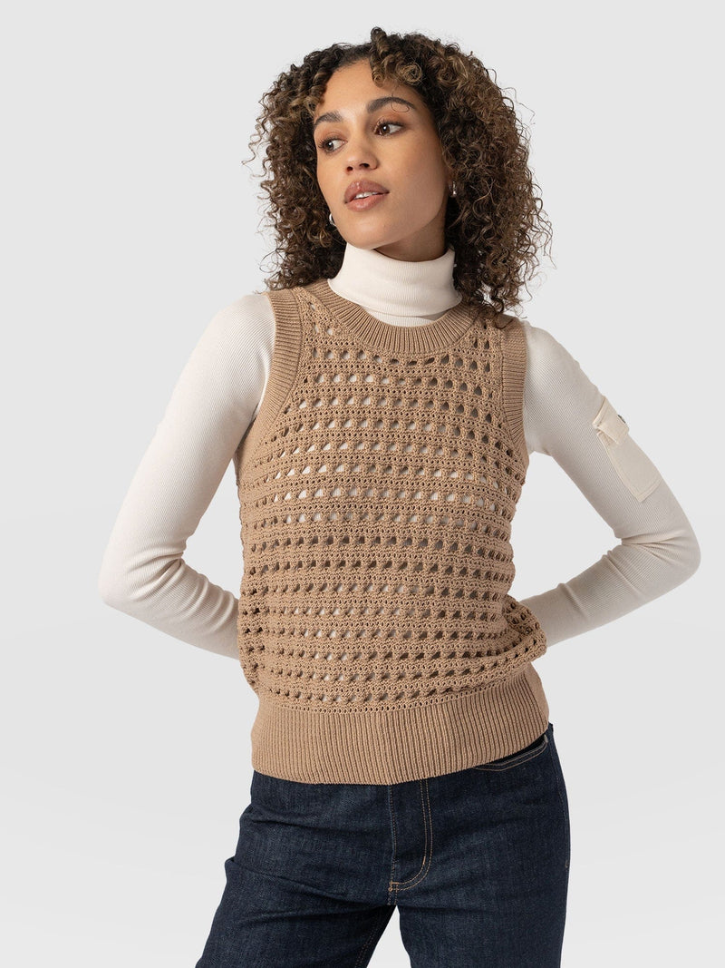 Adler Sleeveless Knit Tan - Women's Vests | Saint + Sofia® EU