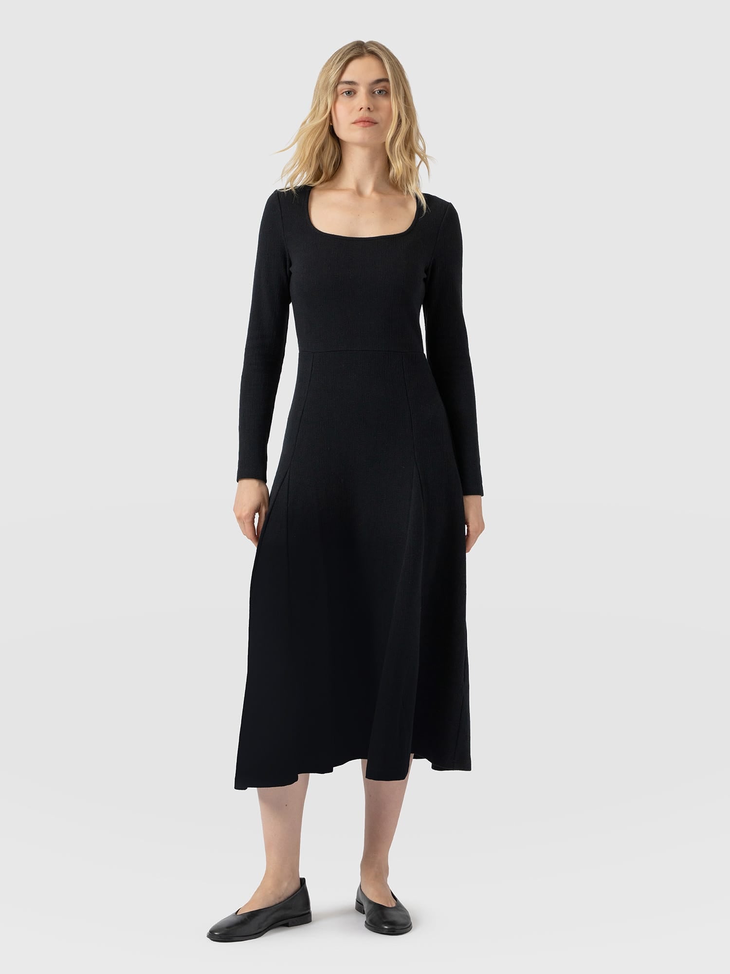 Akia Long Sleeve Dress - Black - Women's Dresses | Saint and Sofia® EU