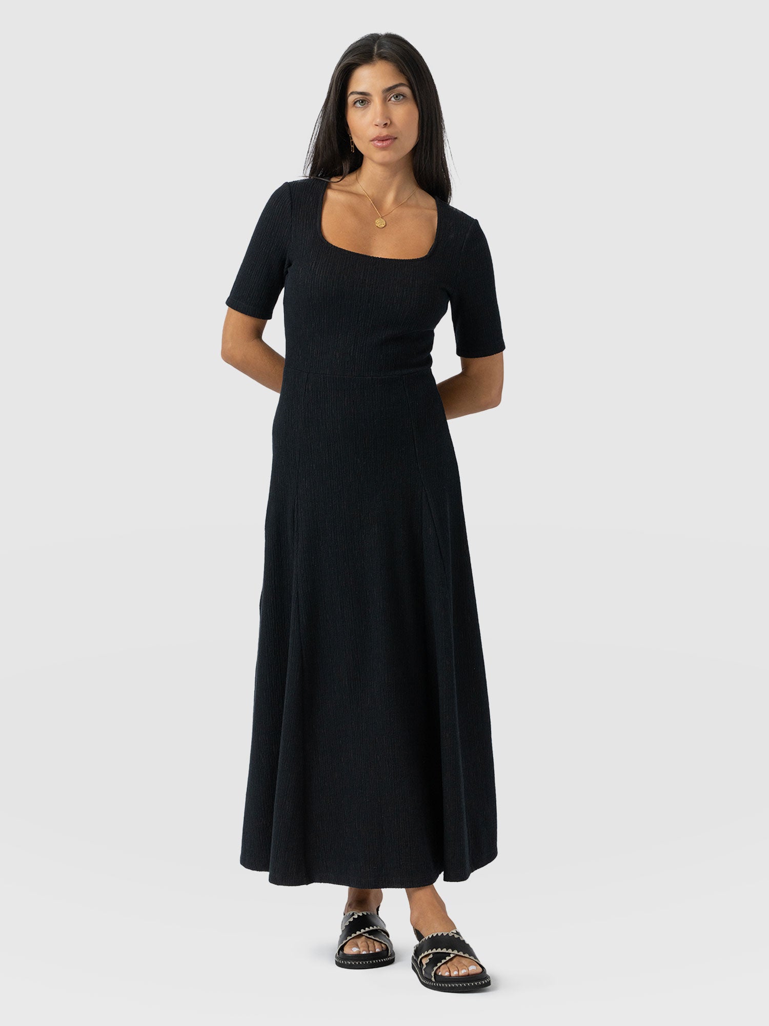 Akia Short Sleeve Dress - Black Textured - Women's Dresss | Saint + Sofia® EU