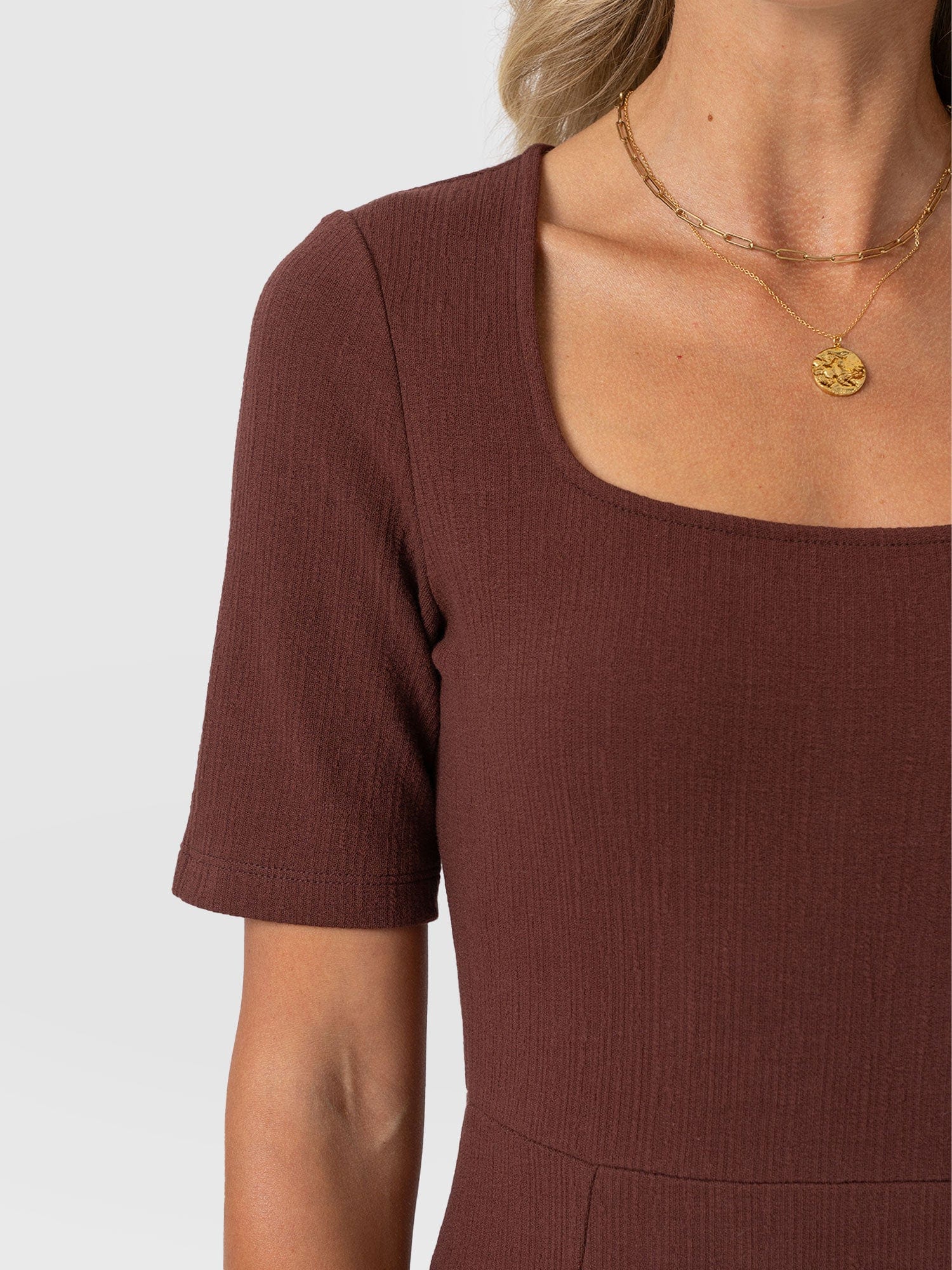 Akia Short Sleeve Dress - Maroon Textured - Women's Dresses | Saint + Sofia® EU