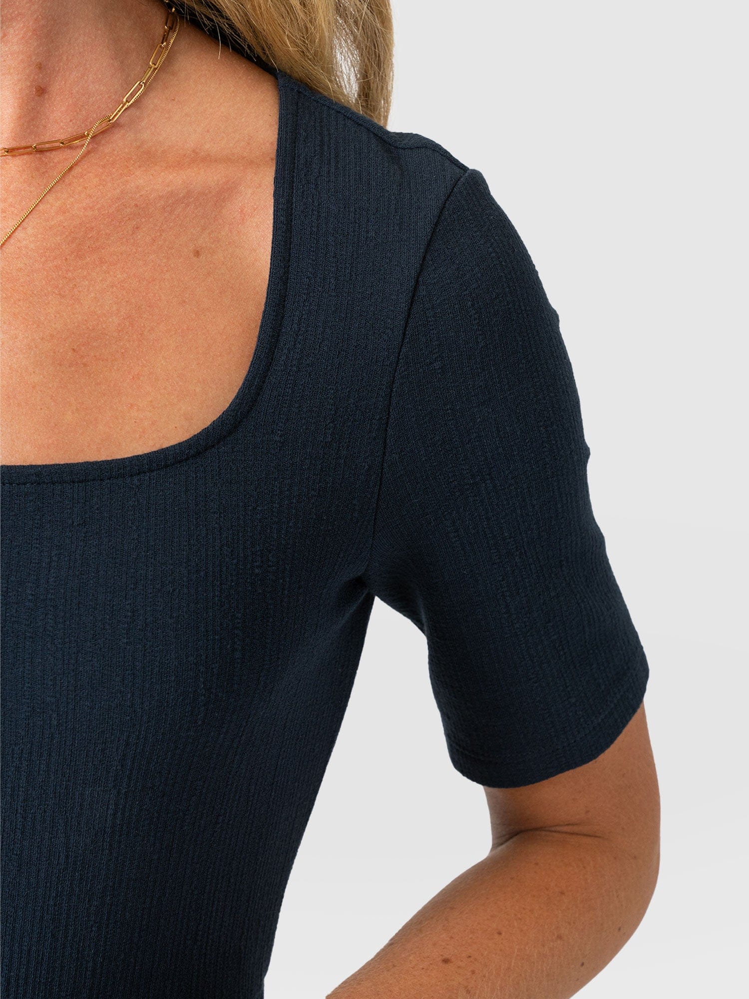 Akia Short Sleeve Dress - Navy Textured - Women's Dresses | Saint + Sofia® EU