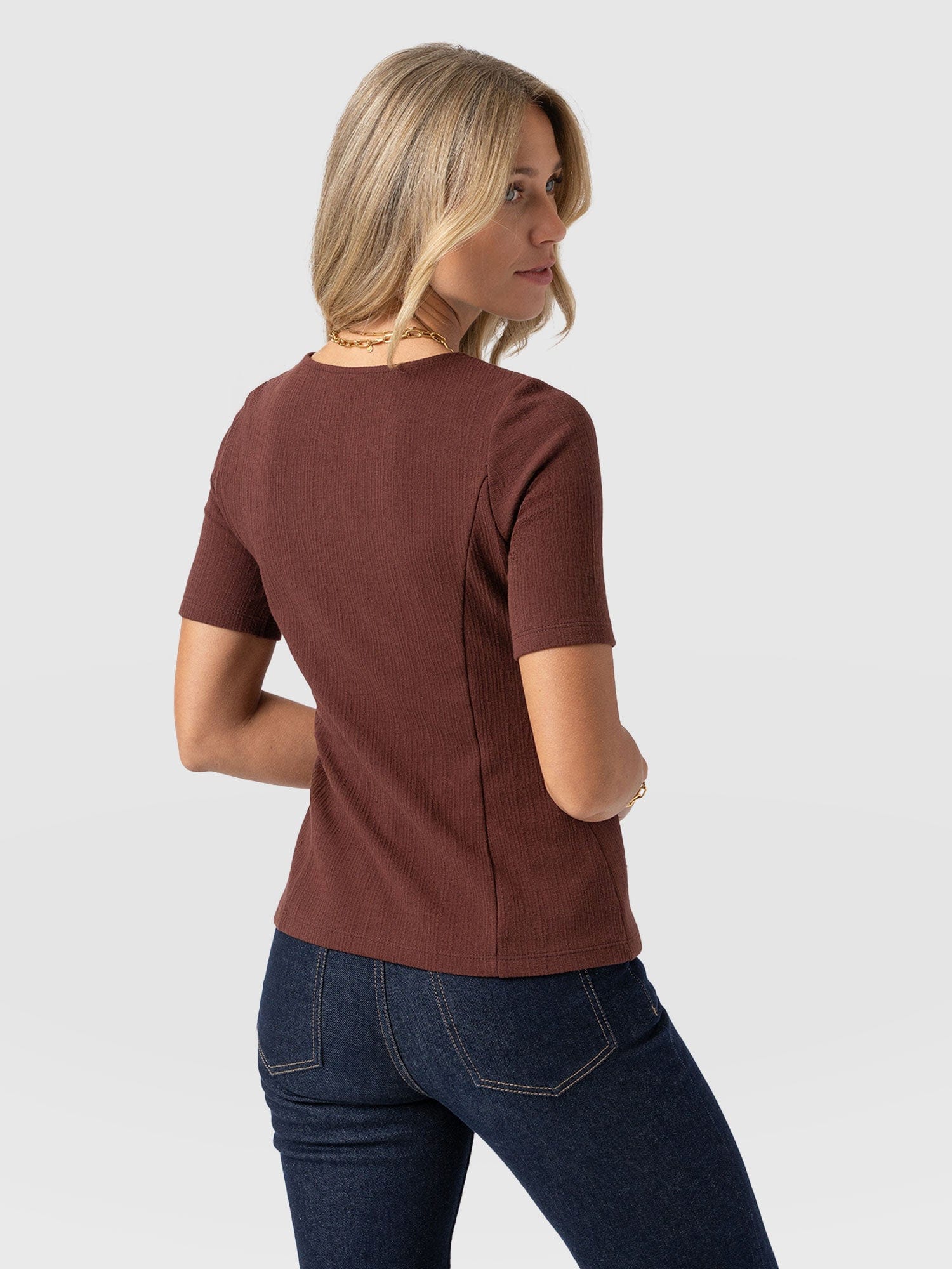 Akia Short Sleeve Tee - Maroon Textured - Women's T-shirts | Saint + Sofia® EU