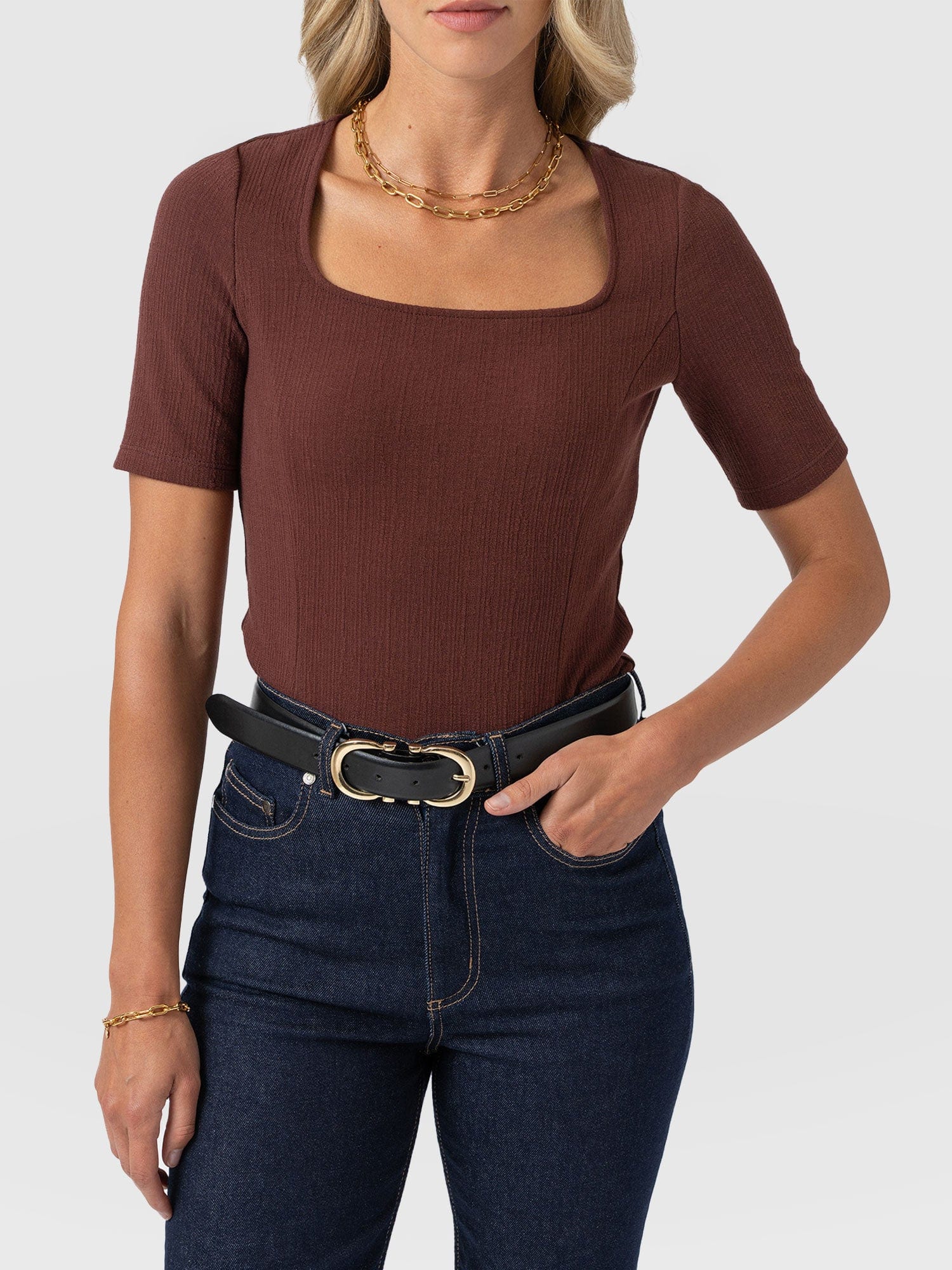 Akia Short Sleeve Tee - Maroon Textured - Women's T-shirts | Saint + Sofia® EU