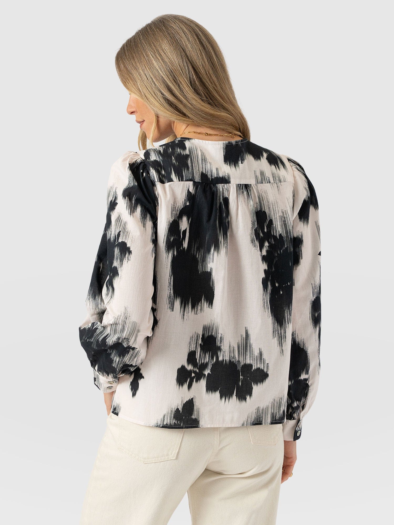 Amelie Blouse - White Fade Floral - Women's Blouses | Saint and Sofia® EU