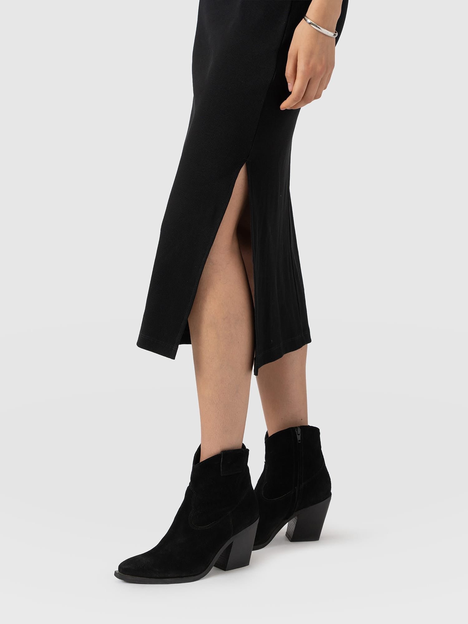 Andie V Neck Dress - Black Lace - Women's Dresses | Saint and Sofia® EU