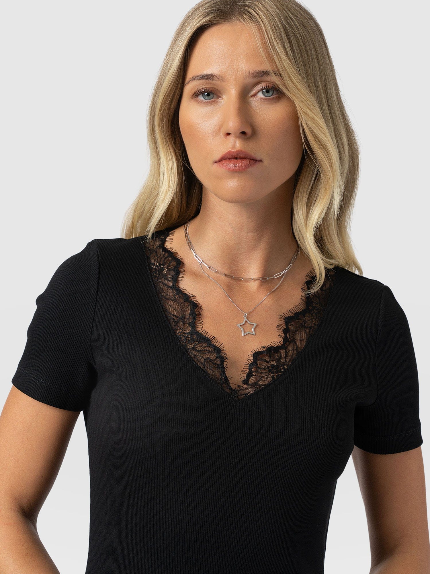 Andie V Neck Dress - Black Lace - Women's Dresses | Saint + Sofia® EU