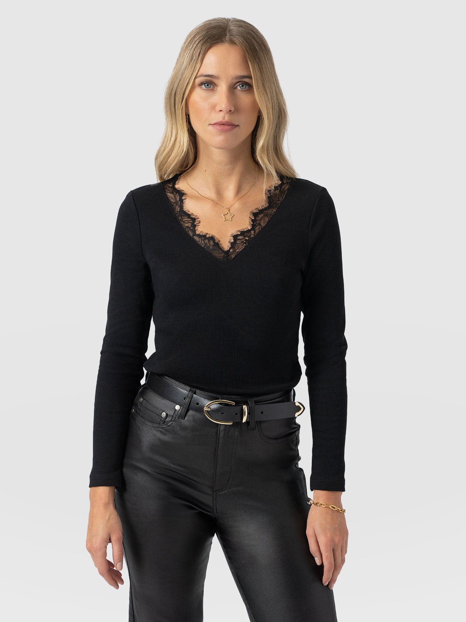 Andie V Neck Long Sleeve Tee - Black Lace - Women's T-shirts | Saint + Sofia® EU