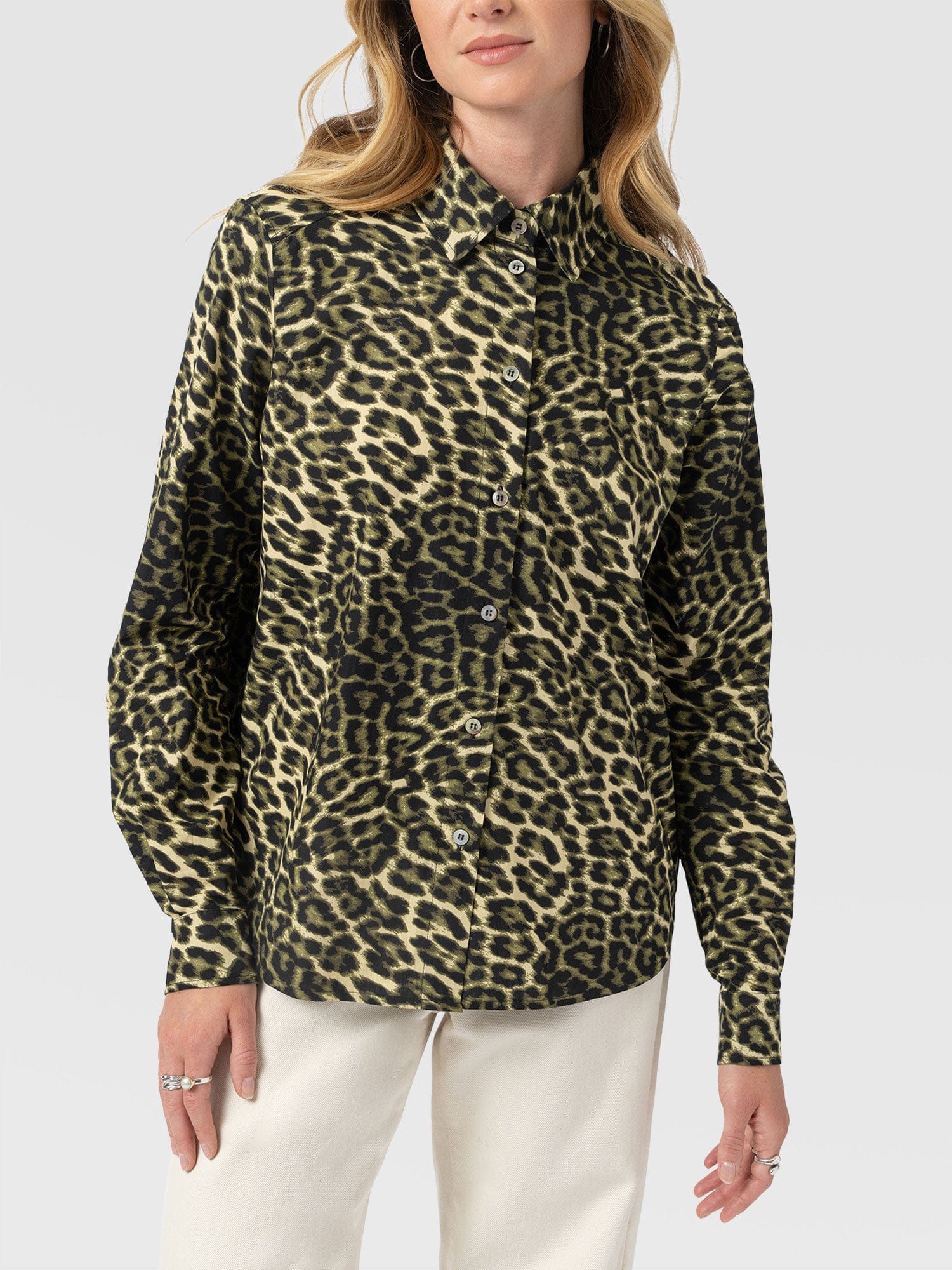 Anneliese Shirt - Green Leopard - Women's Blouses | Saint + Sofia® EU