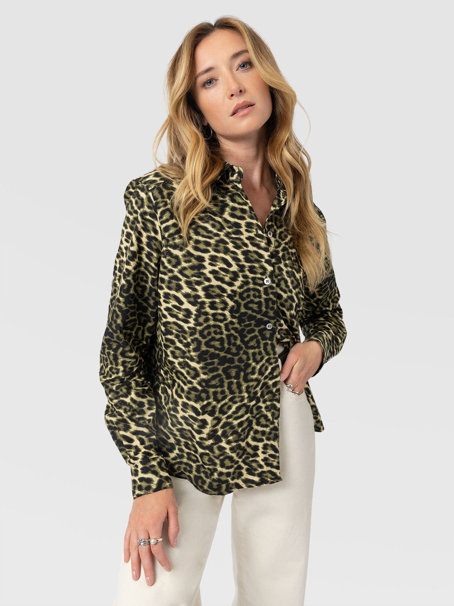 Anneliese Shirt - Green Leopard - Women's Blouses | Saint + Sofia® EU