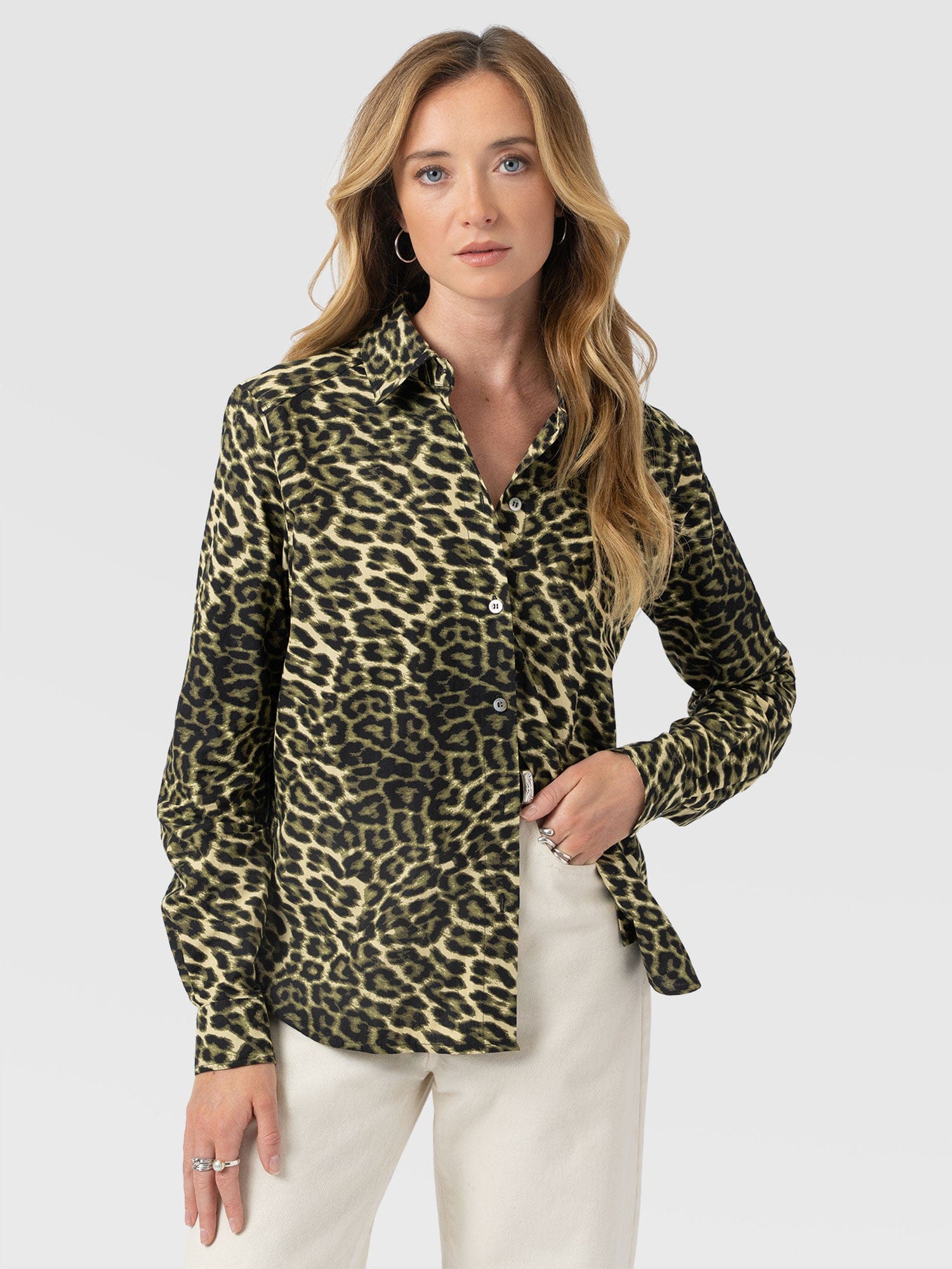 Anneliese Shirt - Green Leopard - Women's Blouses | Saint + Sofia® EU