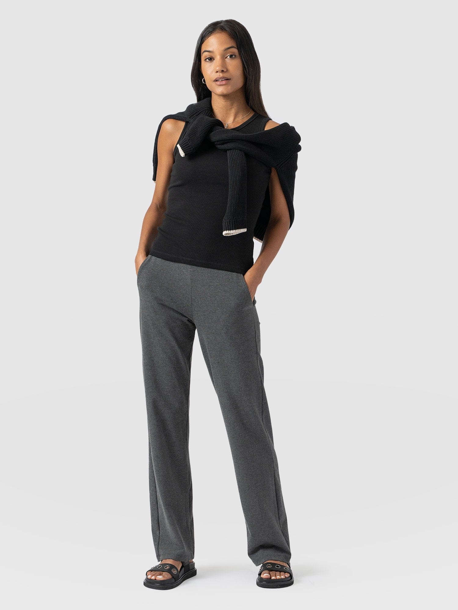Apartment Pant Charcoal - Women's Trousers | Saint + Sofia® EU