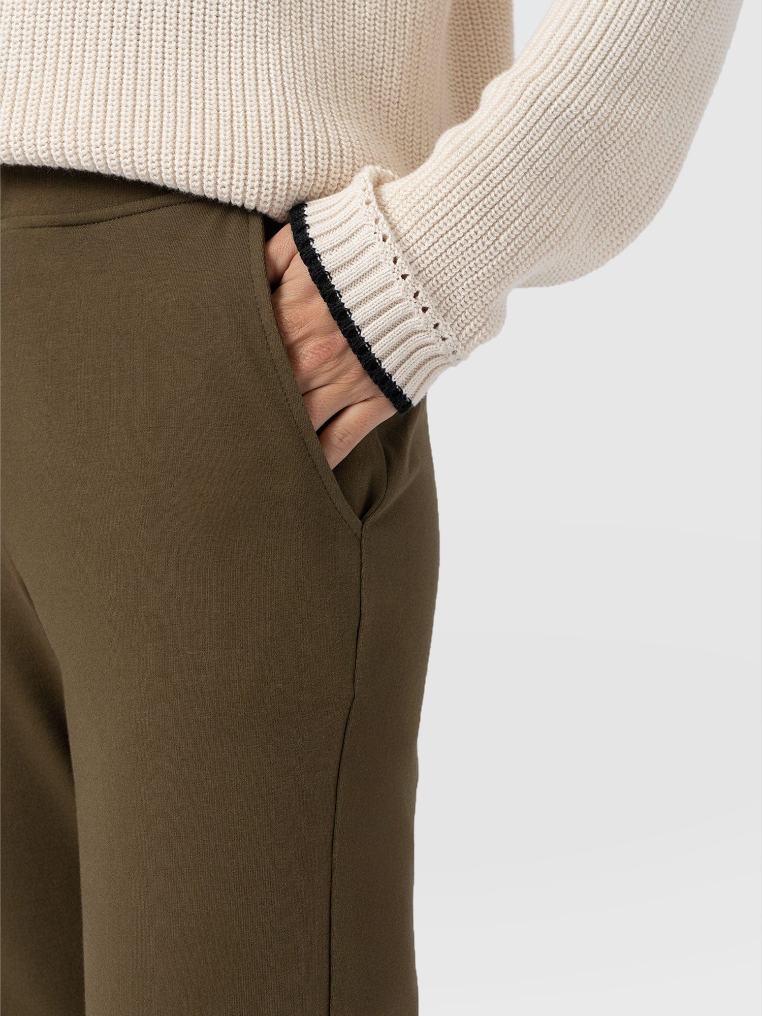 Apartment Pant Khaki - Women's Trousers | Saint + Sofia® EU