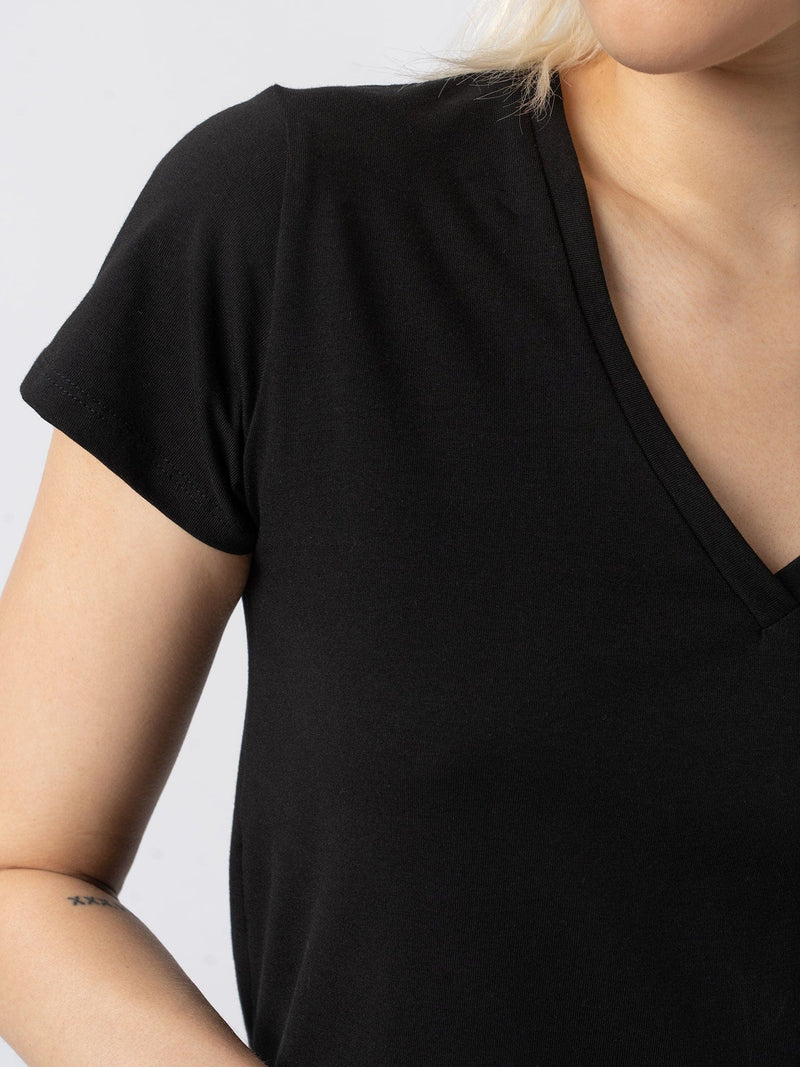 Apartment Tee Black - Women's T-Shirts | Saint + Sofia® EU