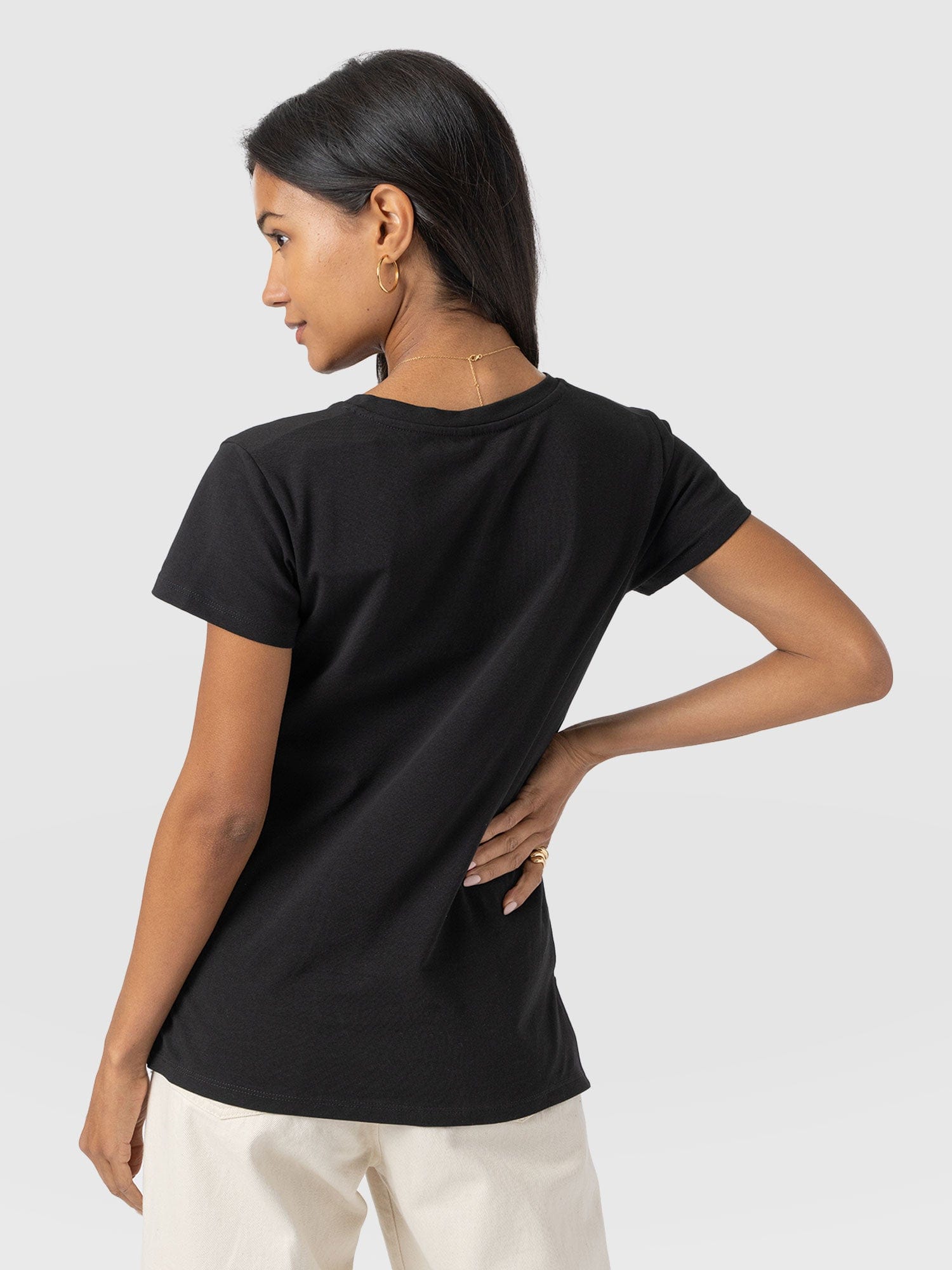 Apartment Tee Black - Women's T-Shirts | Saint + Sofia® EU