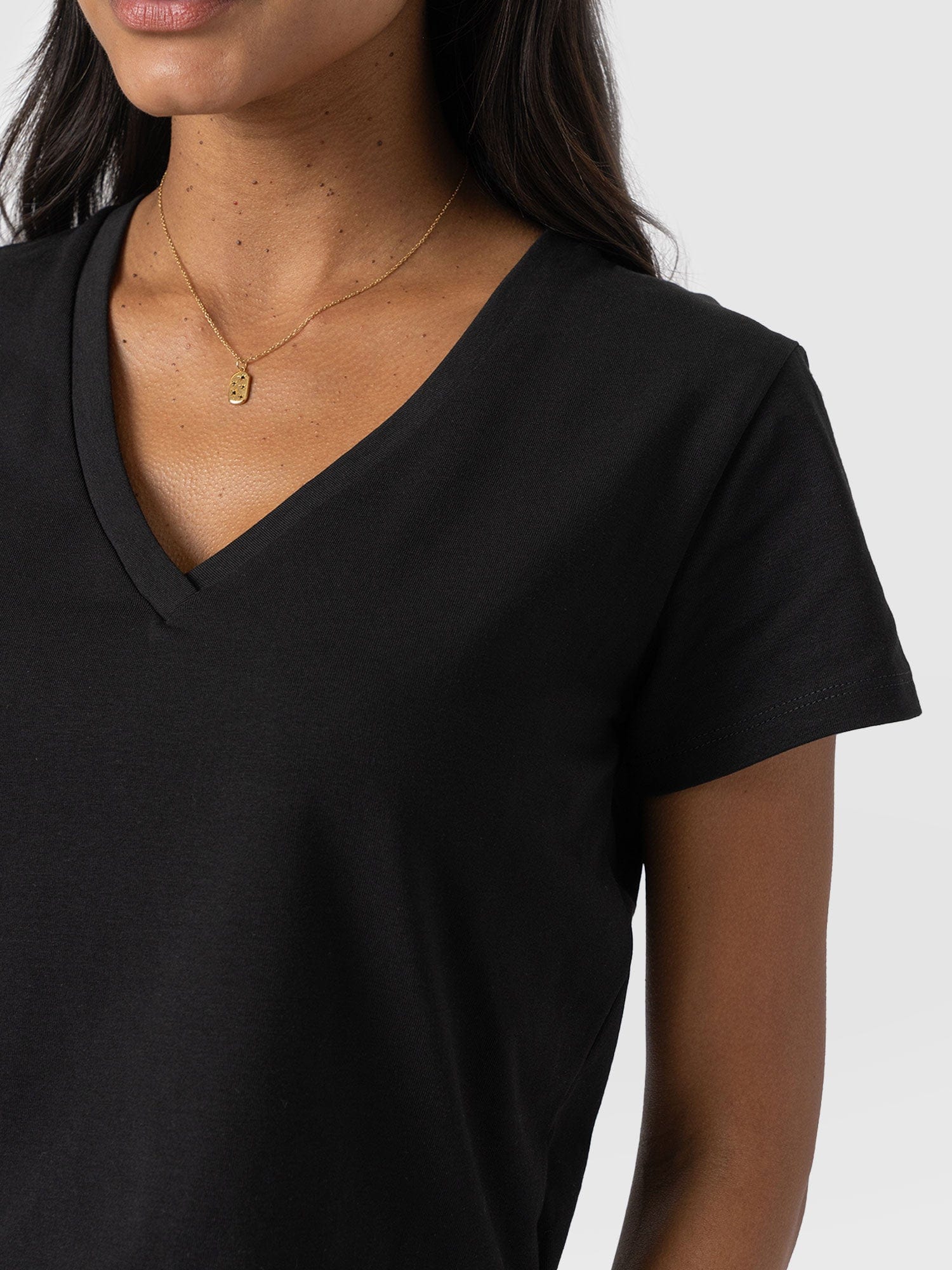 Apartment Tee Black - Women's T-Shirts | Saint + Sofia® EU