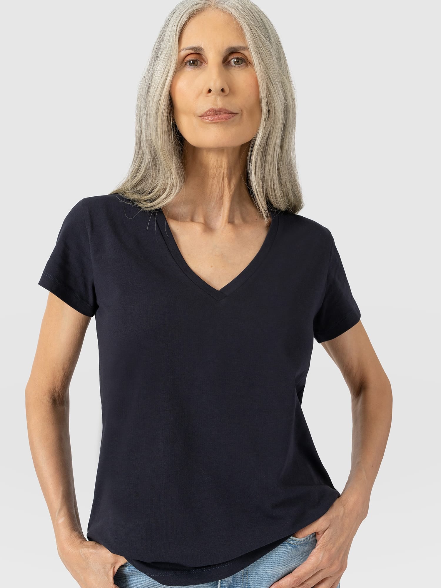 Apartment Tee Navy - Women's T-Shirts | Saint and Sofia® EU