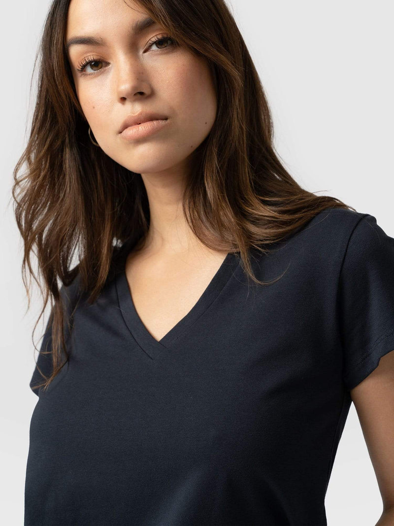 Apartment Tee Navy - Women's T-Shirts | Saint + Sofia® EU