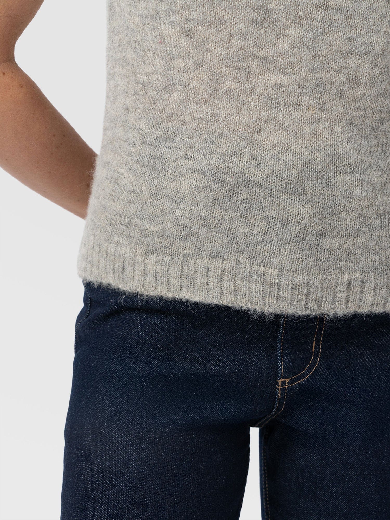 Ariella Baby Tee - Grey - Women's Jumpers | Saint + Sofia® EU