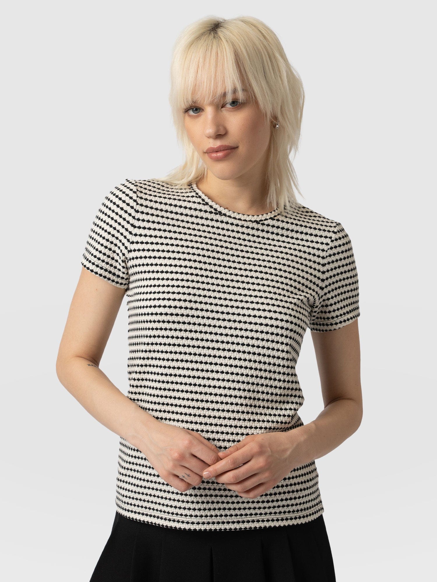 Asher Crew Neck Tee Monochrome Jacquard - Women's T-Shirts | Saint + Sofia® EU