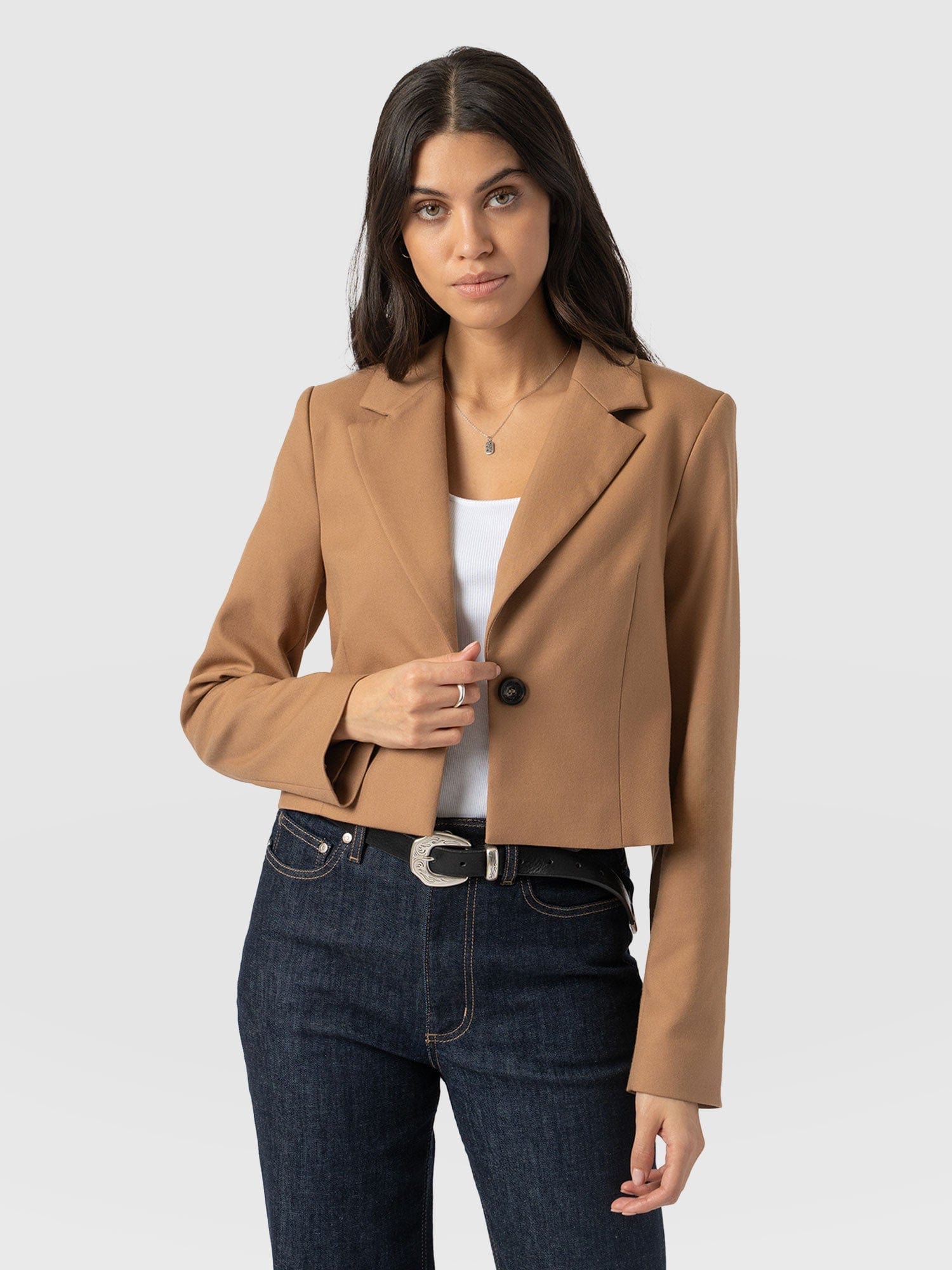 Astrid Crop Blazer Tan - Women's Blazers | Saint + Sofia® EU