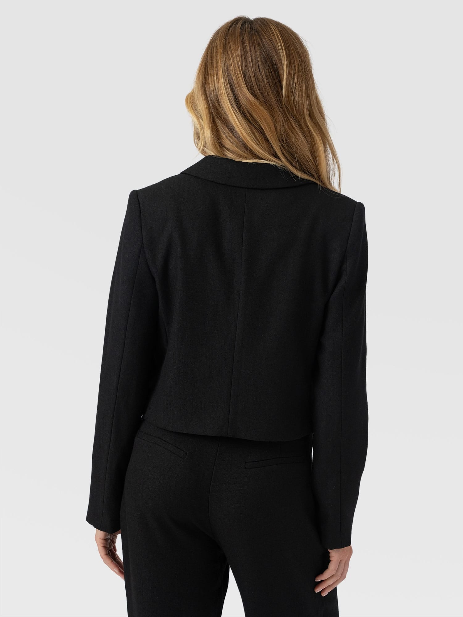 Astrid Cropped Blazer - Black - Women's Jackets | Saint + Sofia® EU