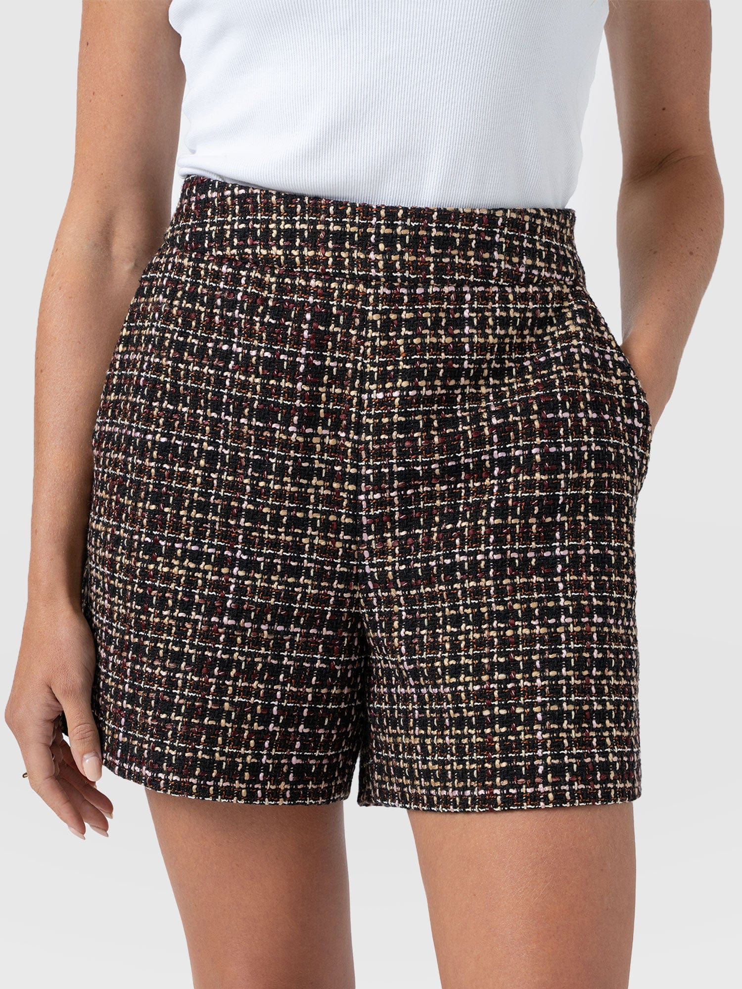 Astrid Short - Black/Burgundy/Gold Boucle - Women's Shorts | Saint + Sofia® EU