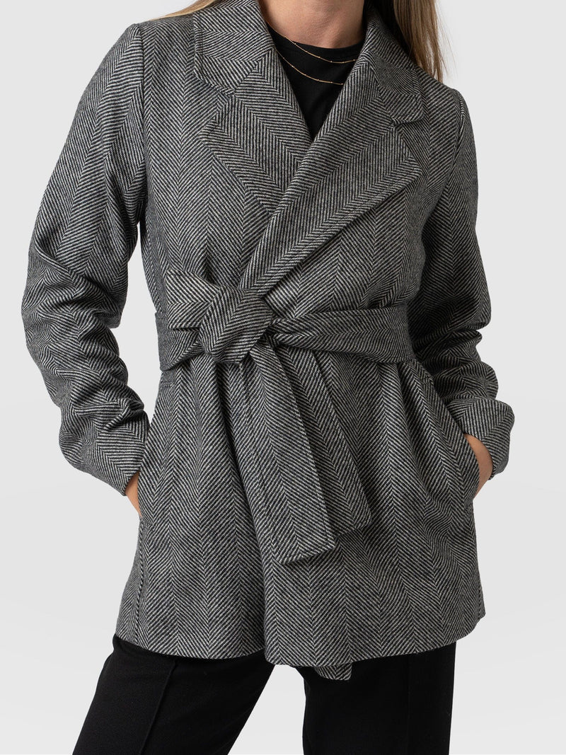 Audrey Wrap Coat Chevron - Women's Coats | Saint + Sofia® EU
