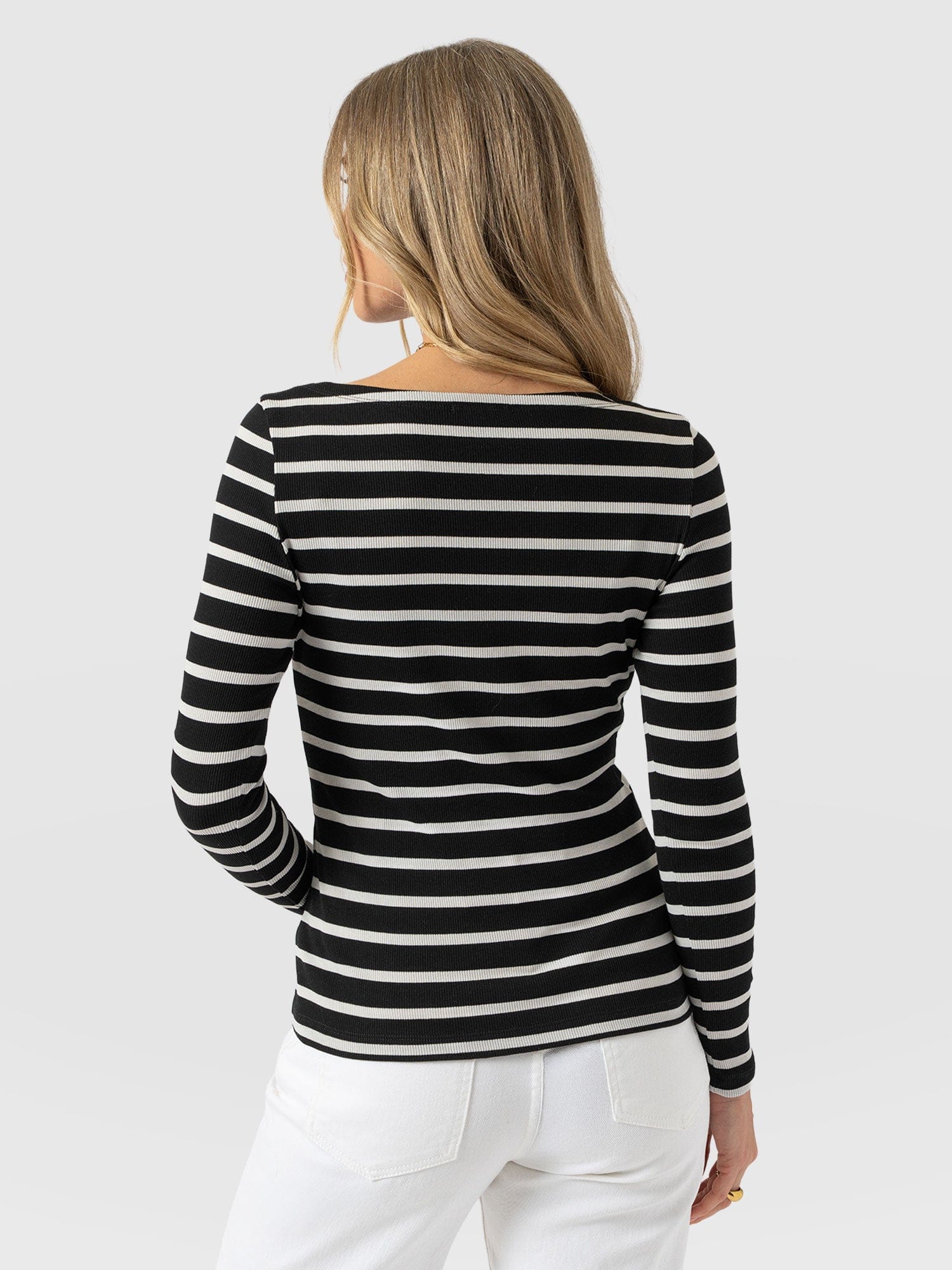 Austen Boat Neck Long Sleeve Tee - Black & White Stripe - Women's T-shirts | Saint + Sofia® EU
