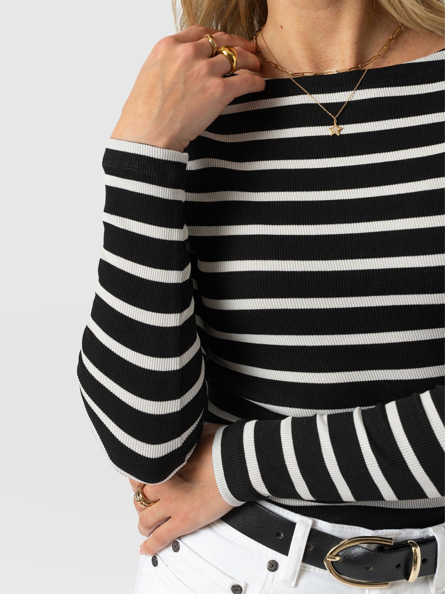 Austen Boat Neck Long Sleeve Tee - Black & White Stripe - Women's T-shirts | Saint + Sofia® EU