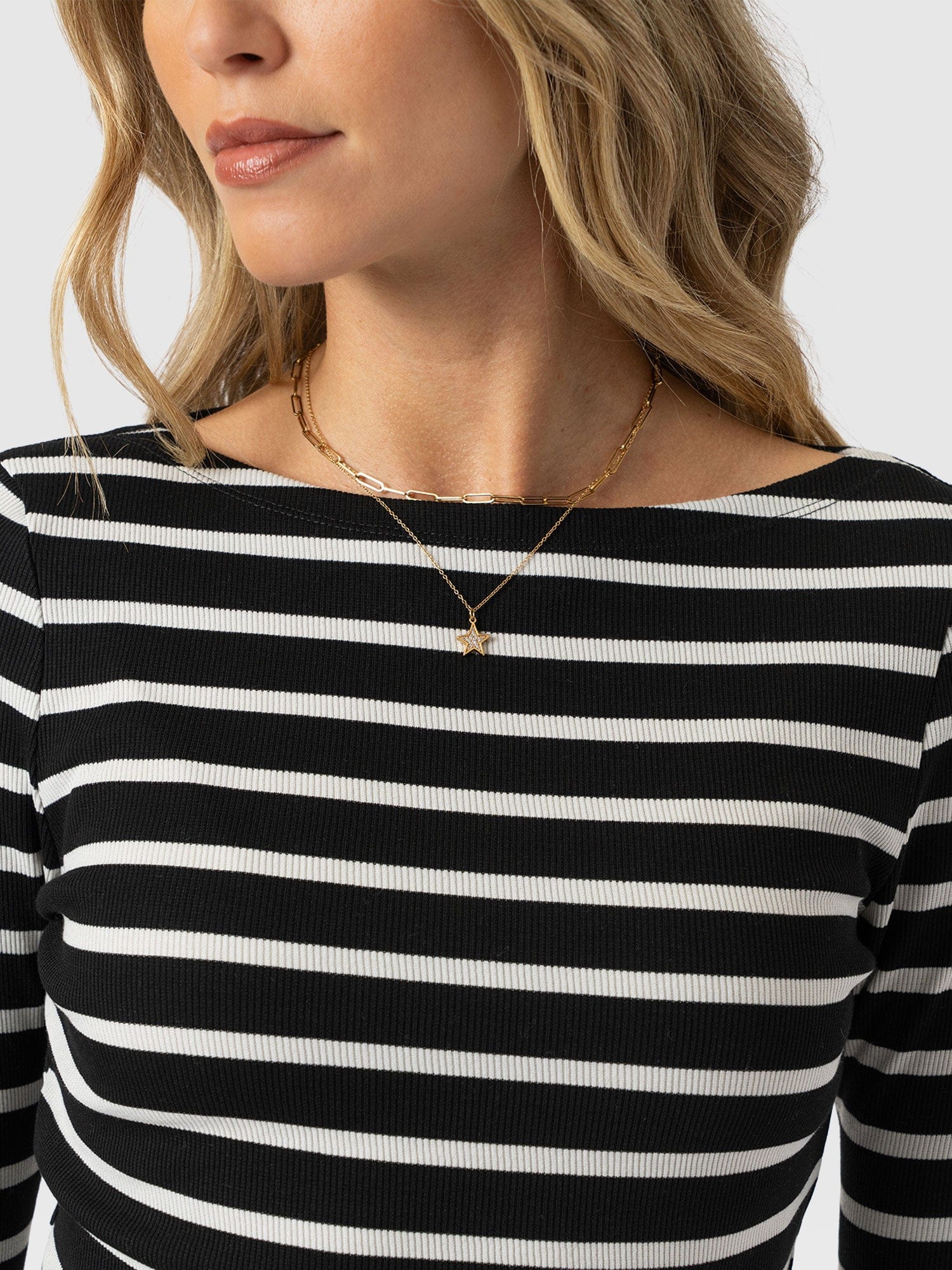 Austen Boat Neck Long Sleeve Tee - Black & White Stripe - Women's T-shirts | Saint + Sofia® EU