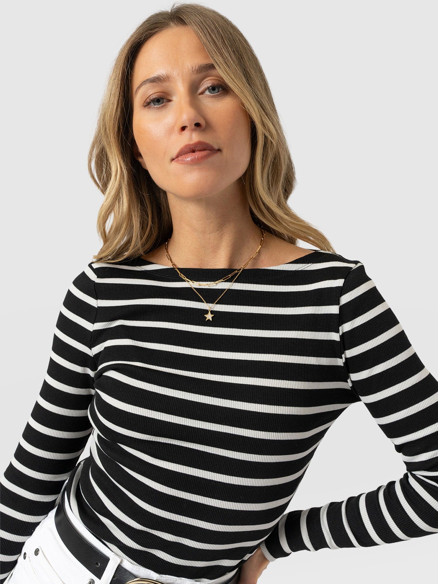 Austen Boat Neck Long Sleeve Tee - Black & White Stripe - Women's T-shirts | Saint + Sofia® EU