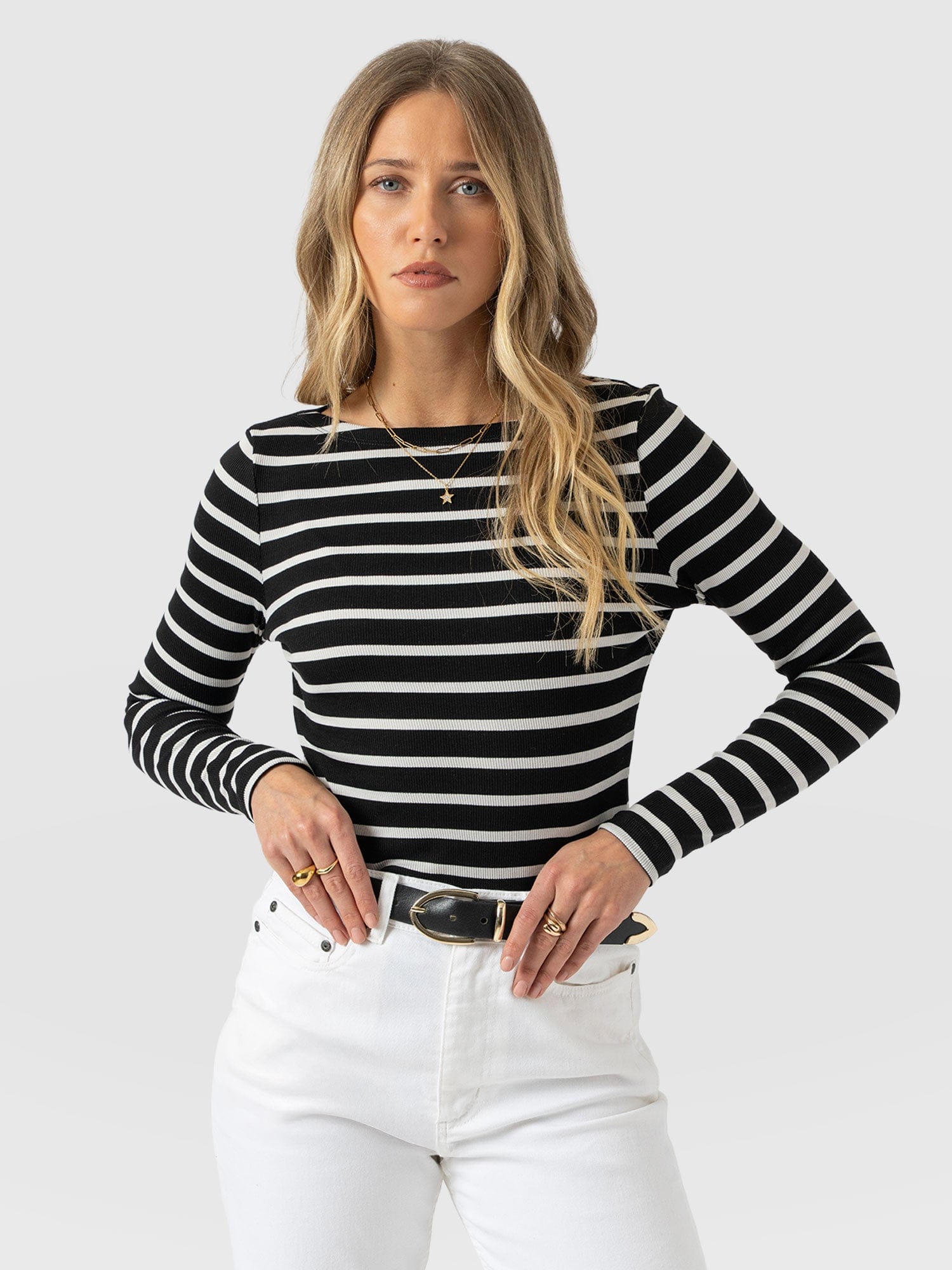 Austen Boat Neck Long Sleeve Tee - Black & White Stripe - Women's T-shirts | Saint + Sofia® EU