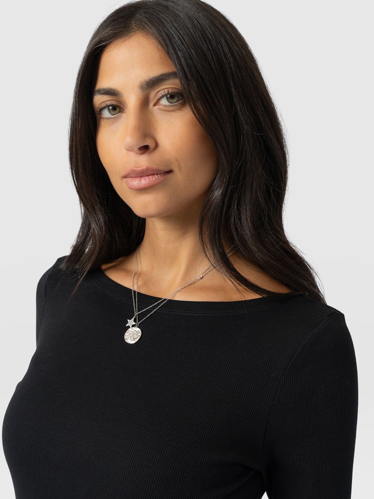 Austen Boat Neck Long Sleeve Tee - Black - Women's T-shirts | Saint + Sofia® EU