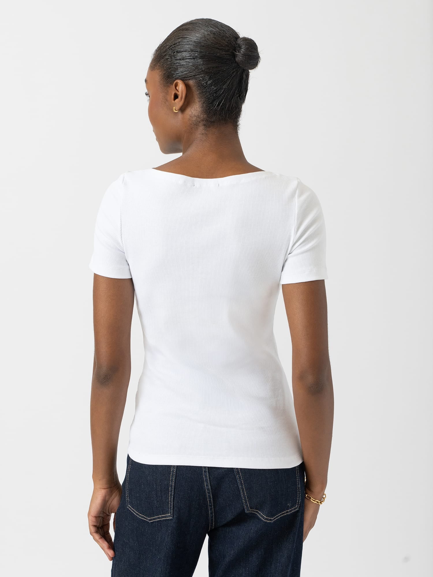 Austen Boat Neck Short Sleeve Tee - White - Women's T-shirts | Saint and Sofia® EU