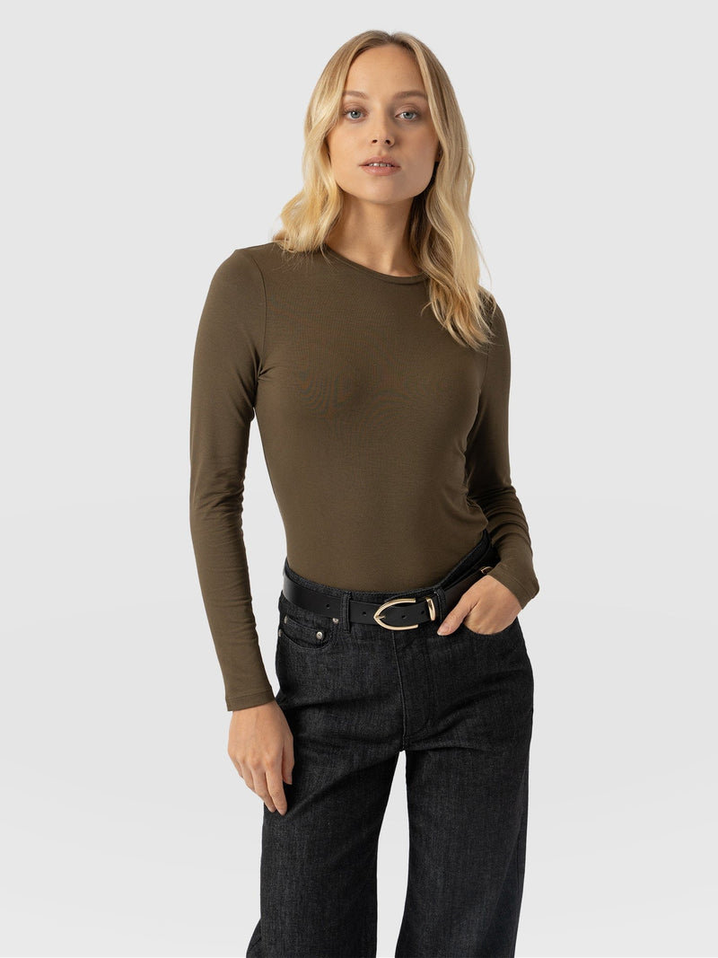 Austen Crew Neck Long Sleeve Tee Khaki - Women's Tops | Saint + Sofia® EU