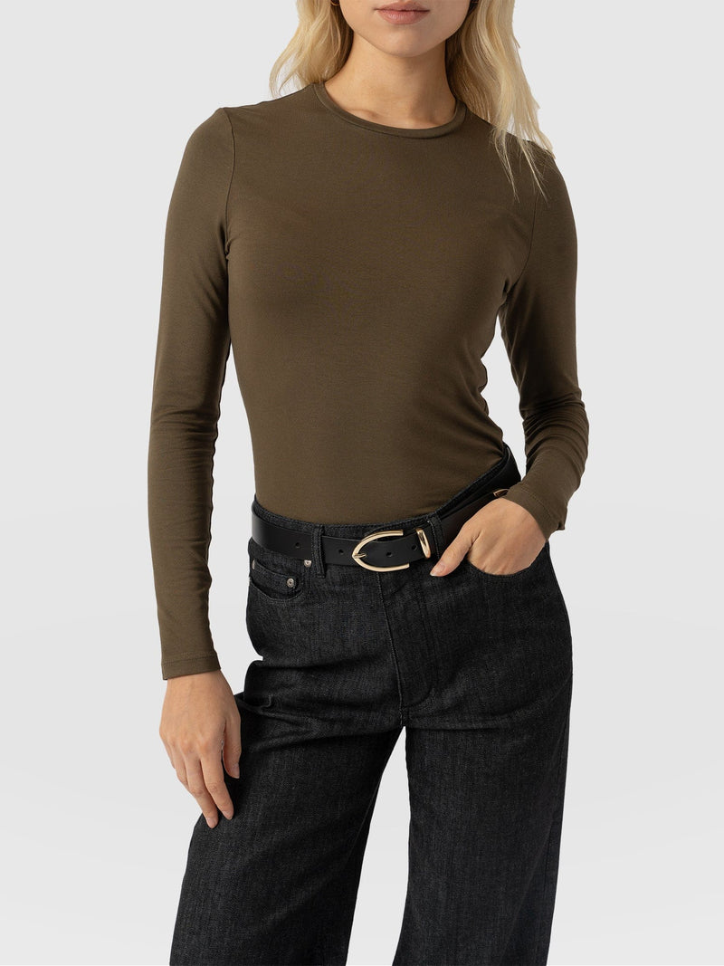 Austen Crew Neck Long Sleeve Tee Khaki - Women's Tops | Saint + Sofia® EU