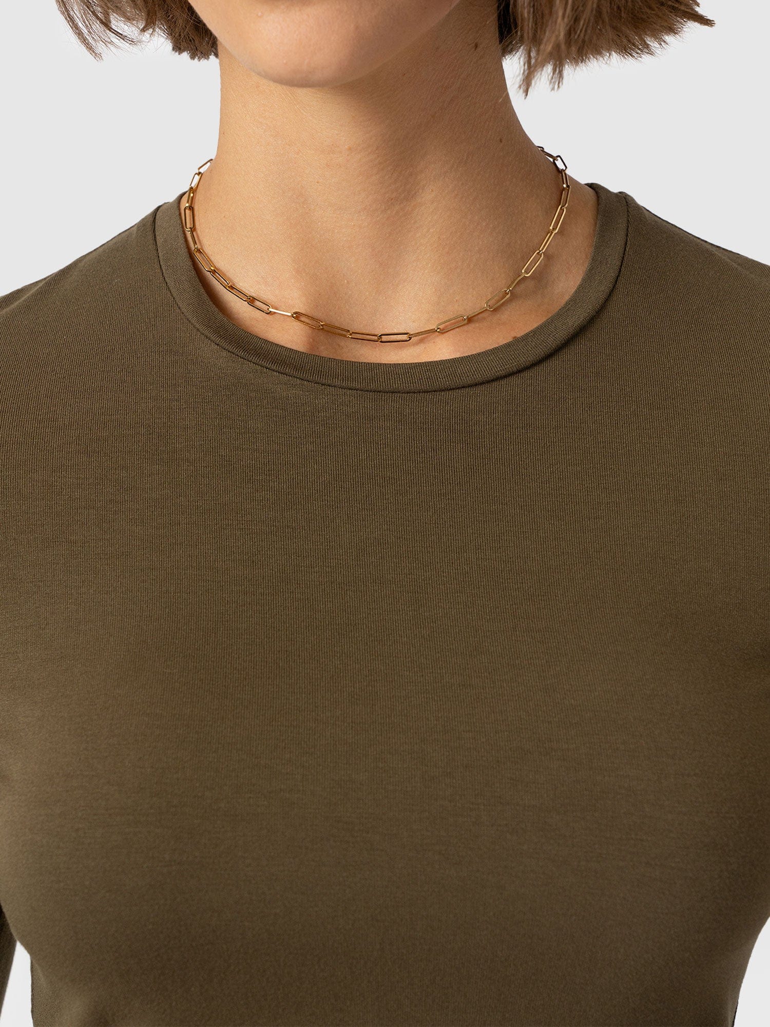 Austen Crew Neck Long Sleeve Tee Khaki - Women's Tops | Saint + Sofia® EU