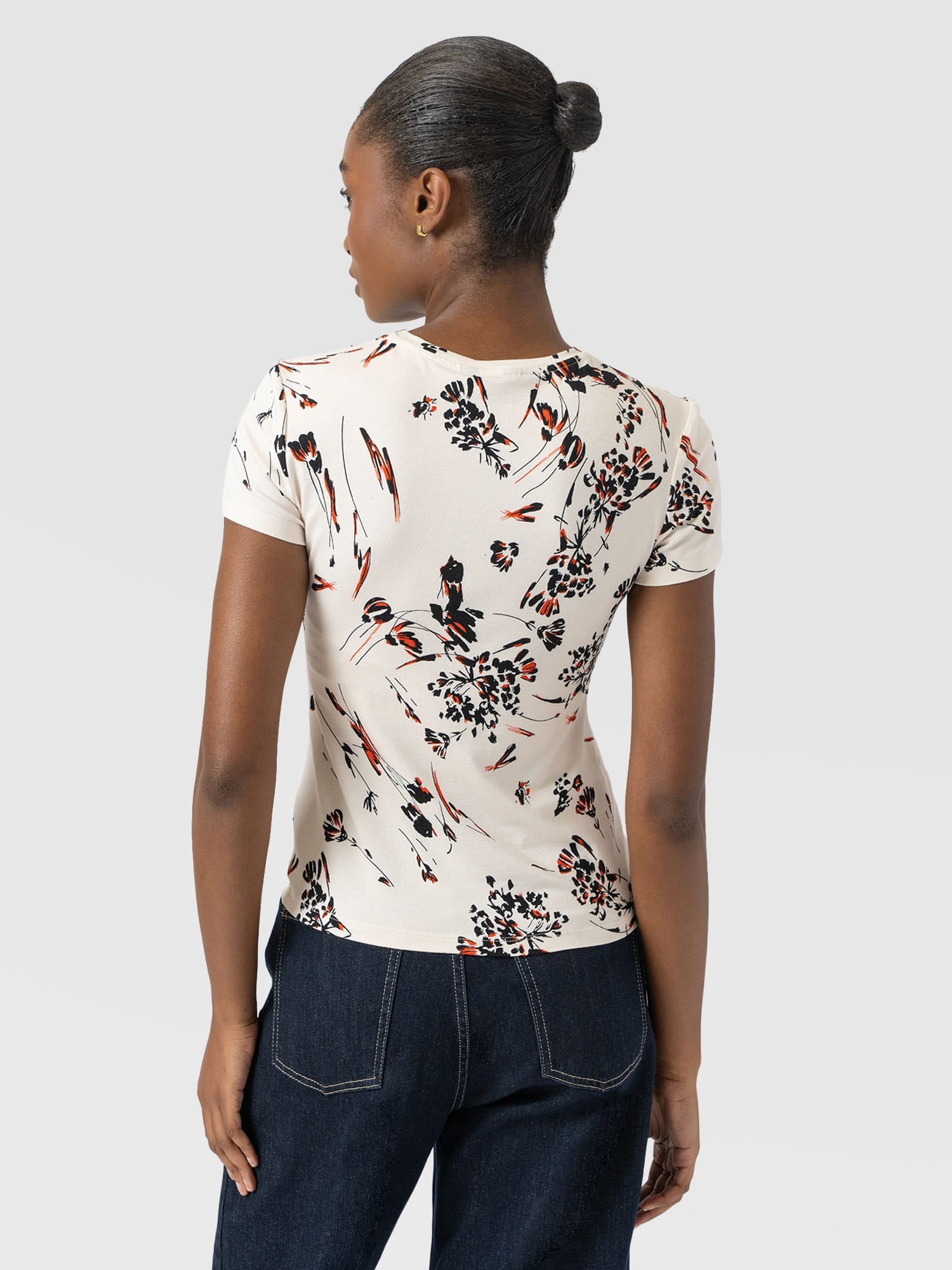 Austen Crew Neck Tee Short Sleeve - White Mist Floral - Women's T-shirts | Saint + Sofia® EU