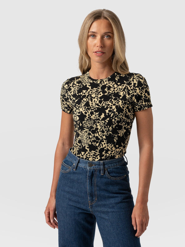 Austen Crew Neck Tee Short Sleeve Yellow Black Floral - Women's T-Shirts | Saint + Sofia® EU