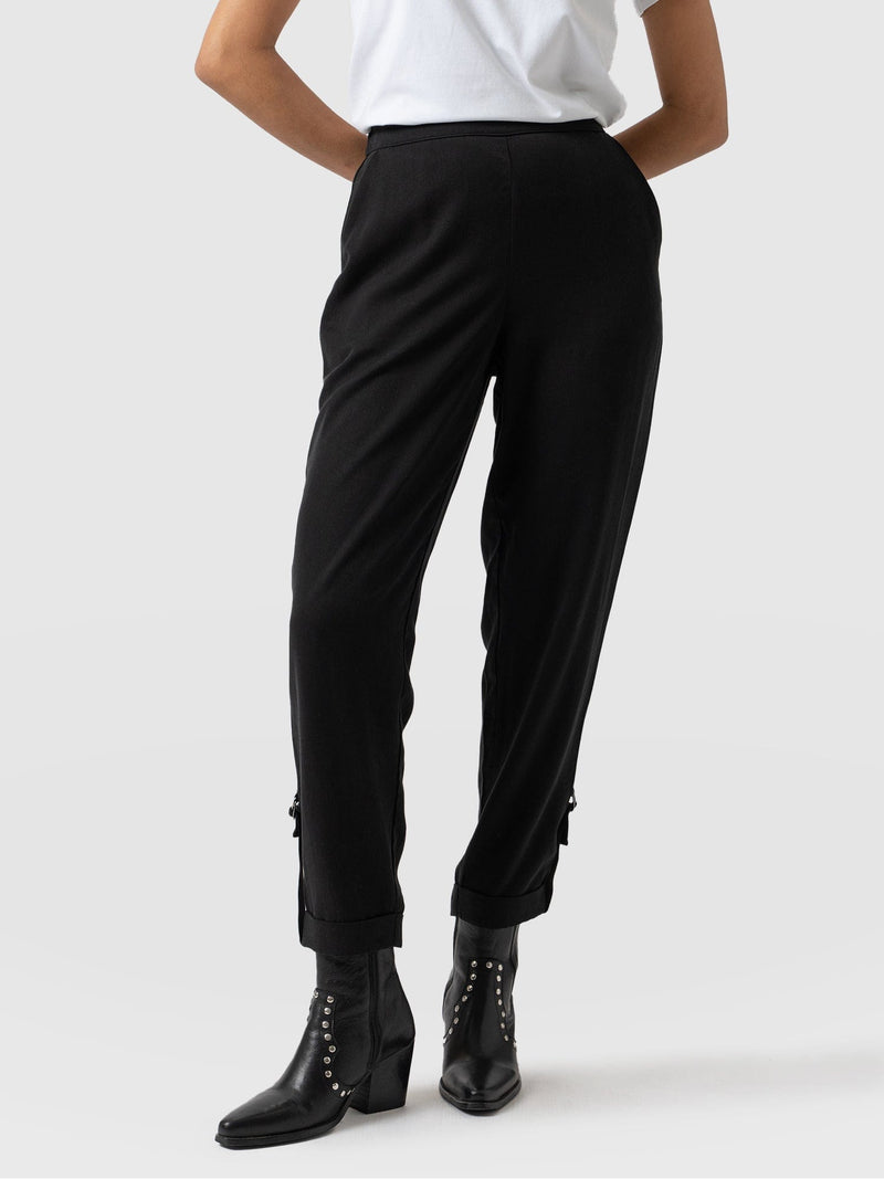 Austen Tapered Pant Black - Women's Trousers | Saint + Sofia® EU
