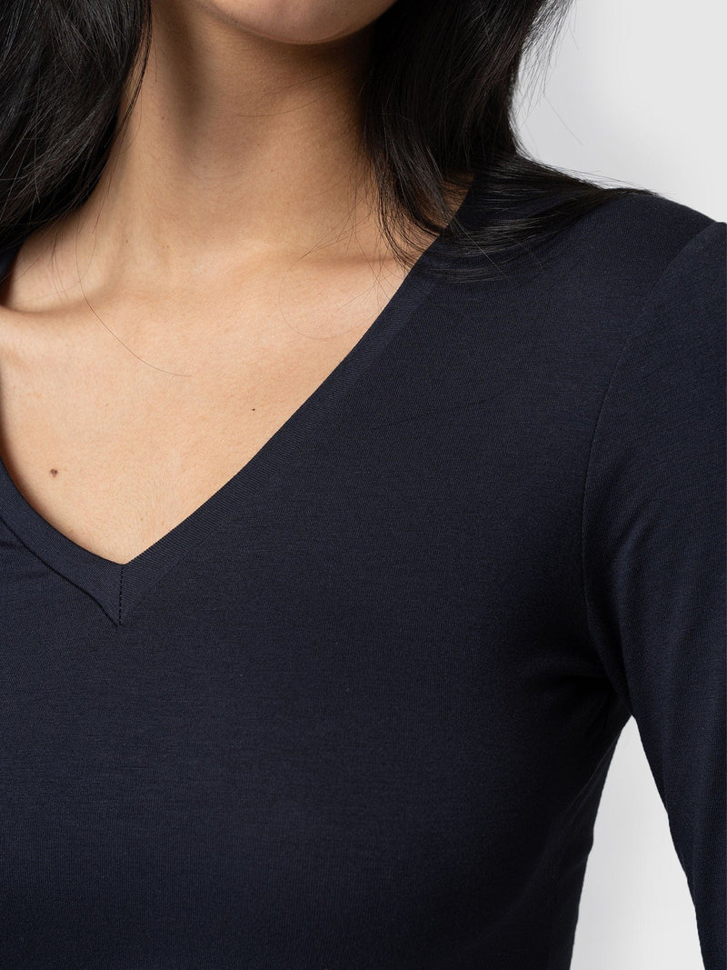 Austen V Neck Tee Navy - Women's T-Shirt | Saint + Sofia® EU