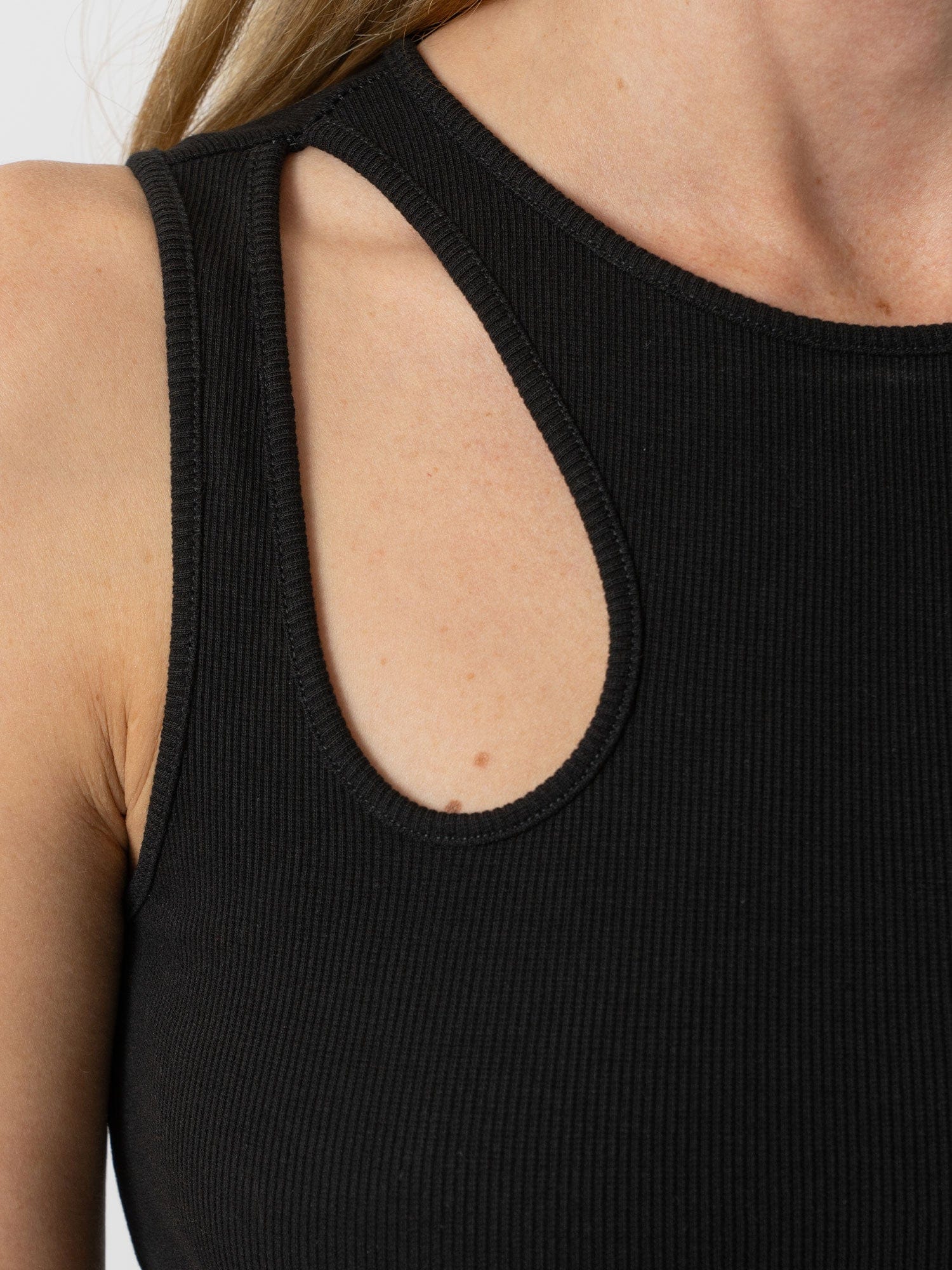 Axel Cut Out Dress - Black - Women's Dresss | Saint + Sofia® EU