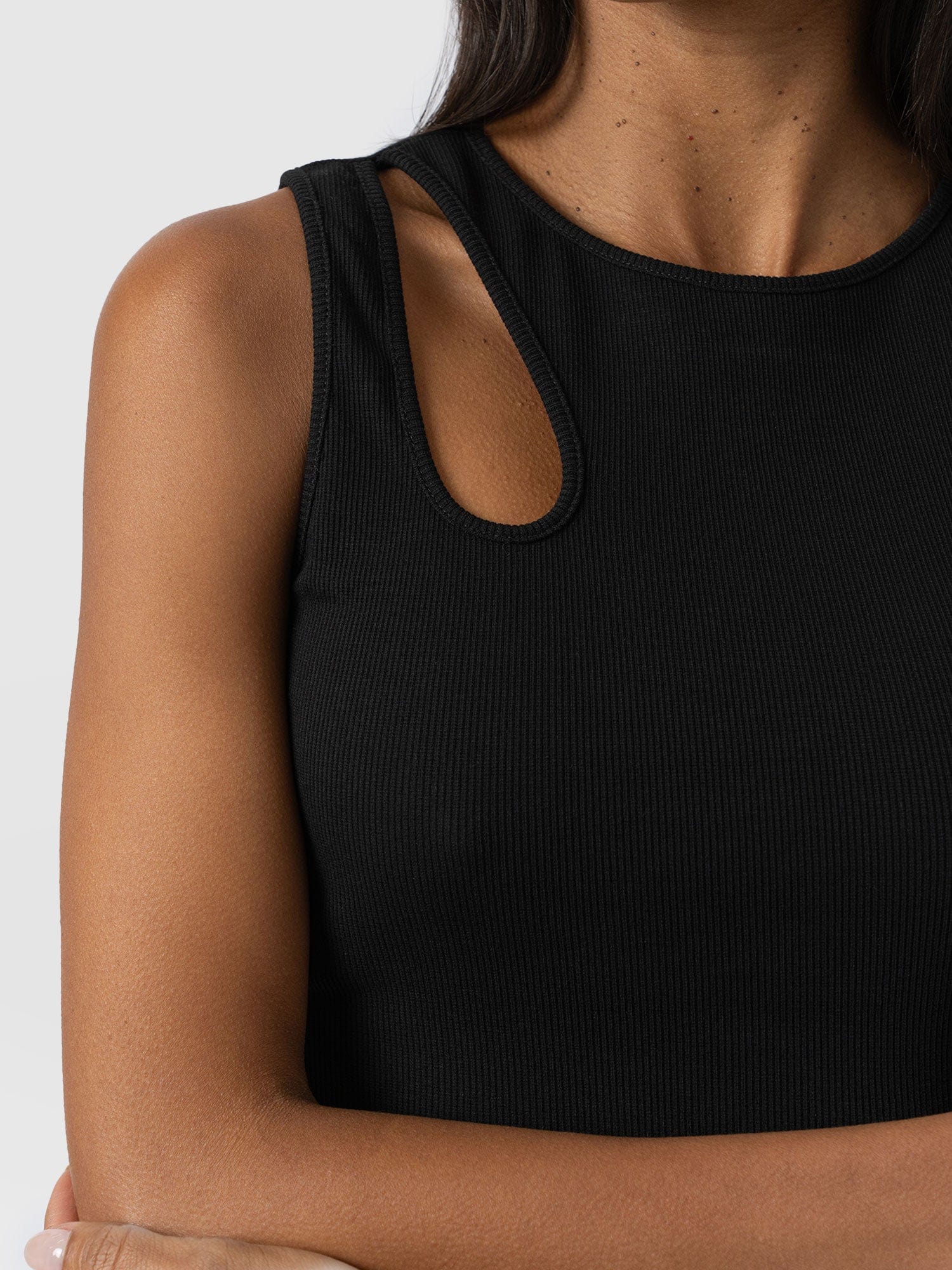 Axel Cut Out Vest - Black - Women's Vests | Saint + Sofia® EU