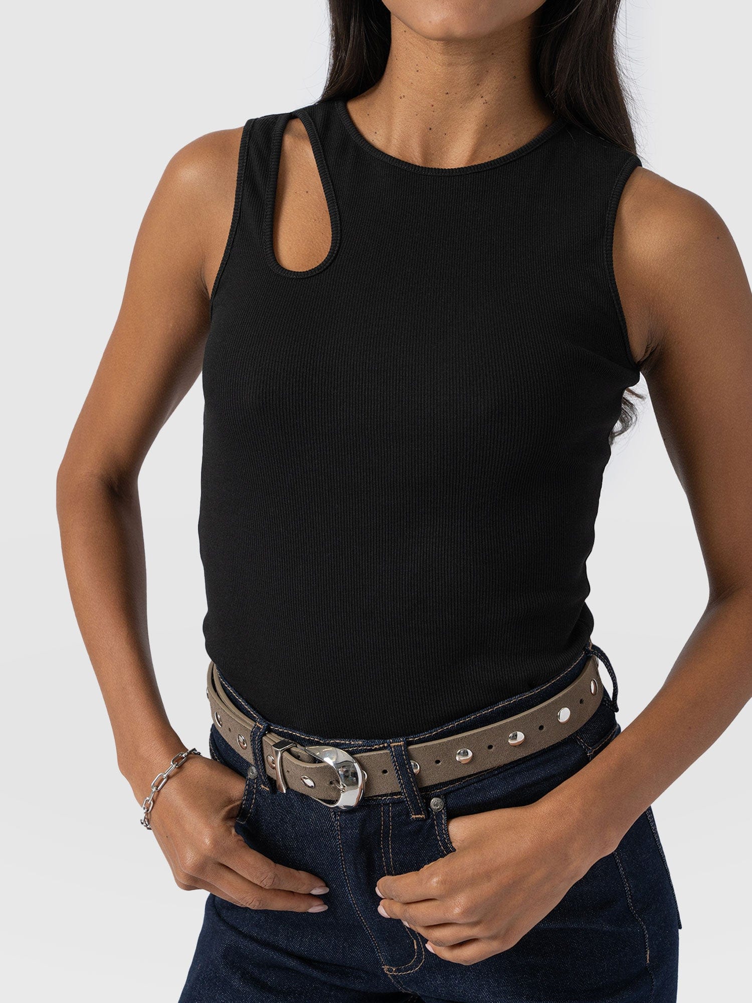 Axel Cut Out Vest - Black - Women's Vests | Saint + Sofia® EU